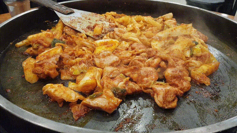 음식) 닭갈비.. 2종류로 나뉘더랑 | 유머 게시판 음식) 닭갈비.. 2종류로 나뉘더랑 | 유머 게시판 | 루리웹
